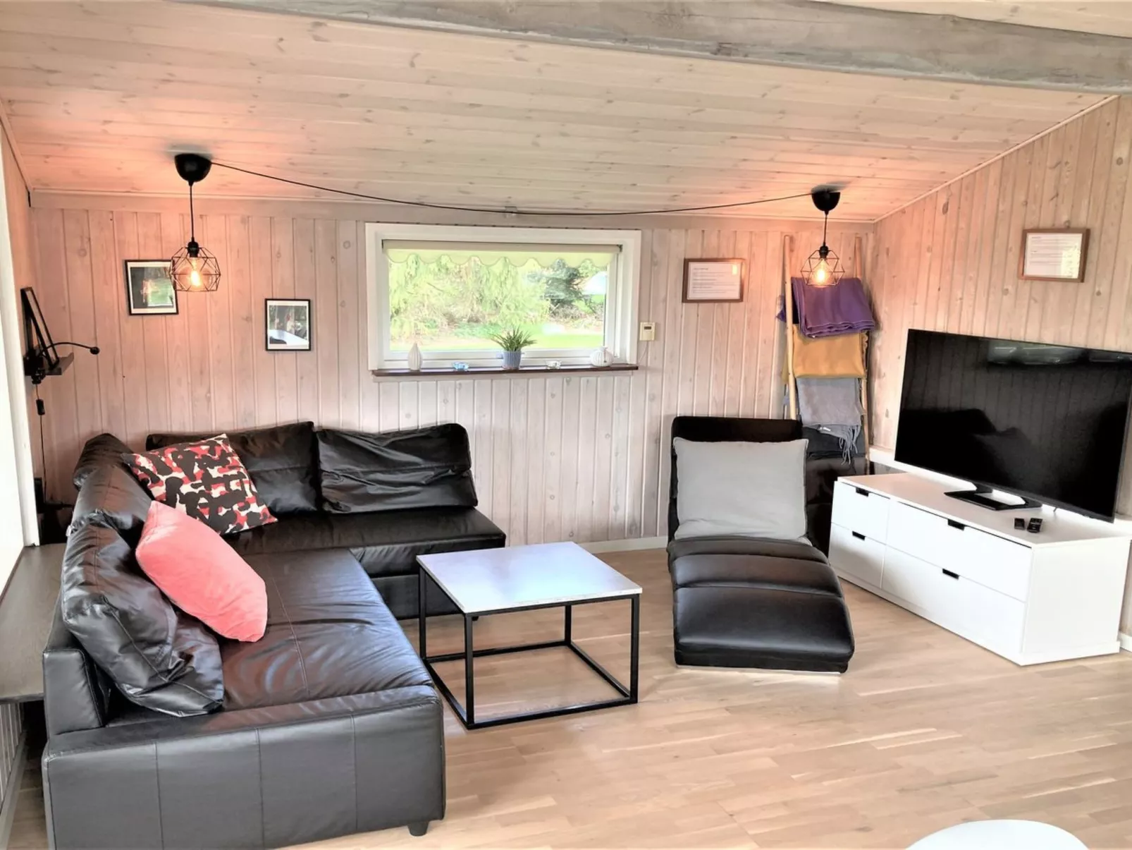 "Aleksa" - 400m from the sea-Binnen