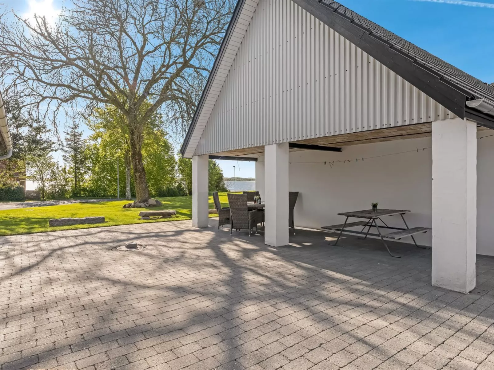 "Kara" - 100m to the fjord-Buiten