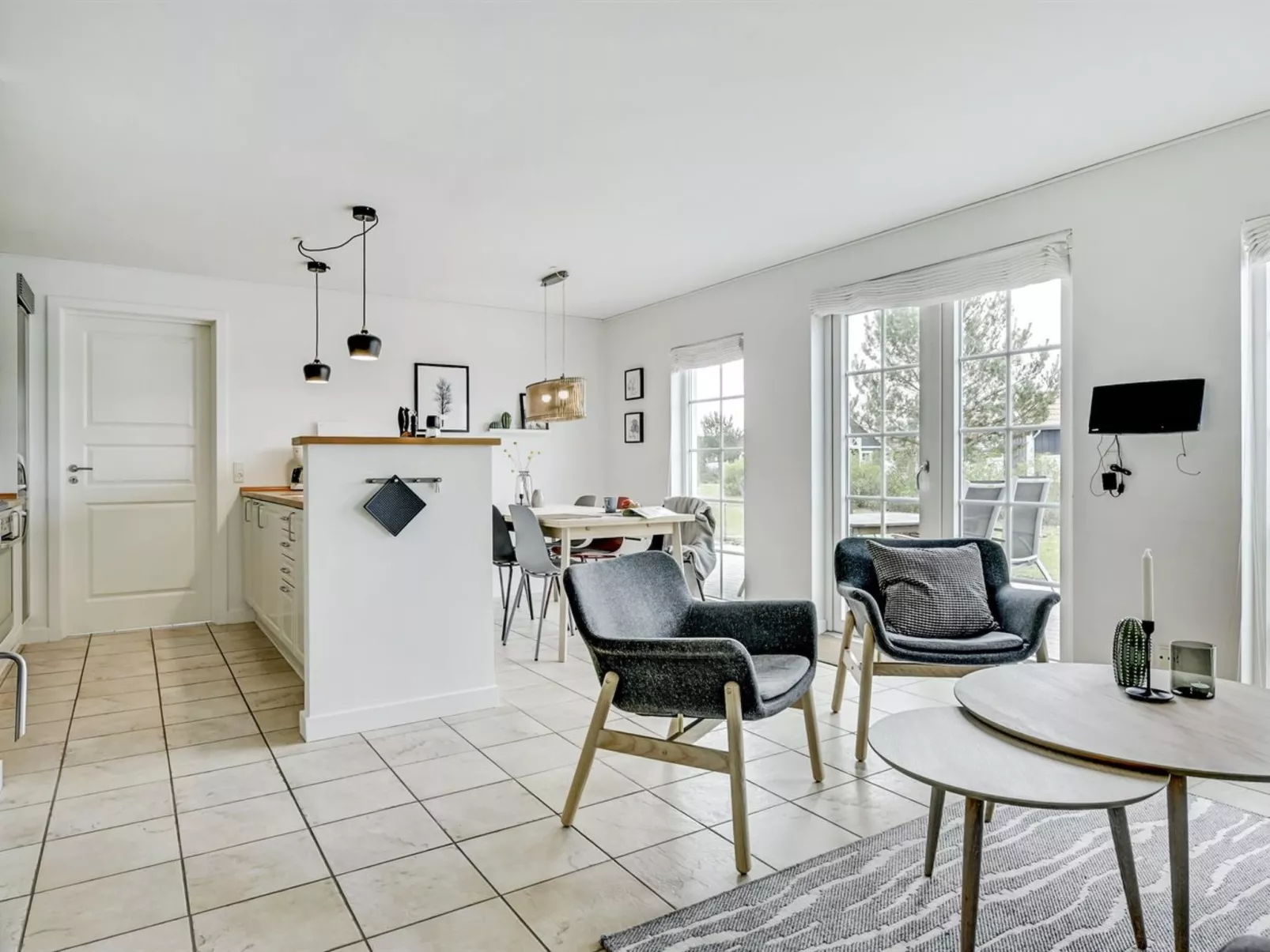 "Bleike" - 250m from the sea-Binnen