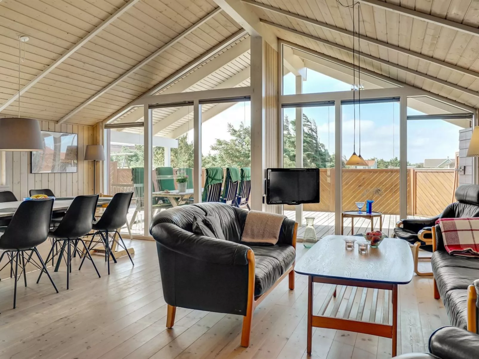 "Horsten" - 350m from the sea-Binnen