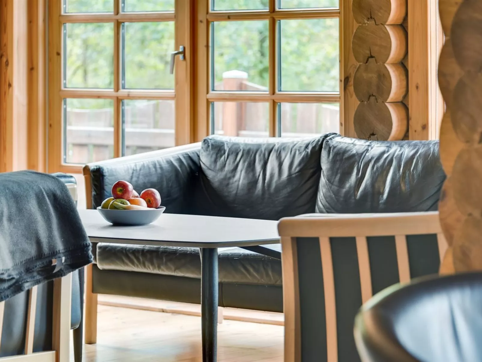 "Frederica" - 30km from the sea-Binnen