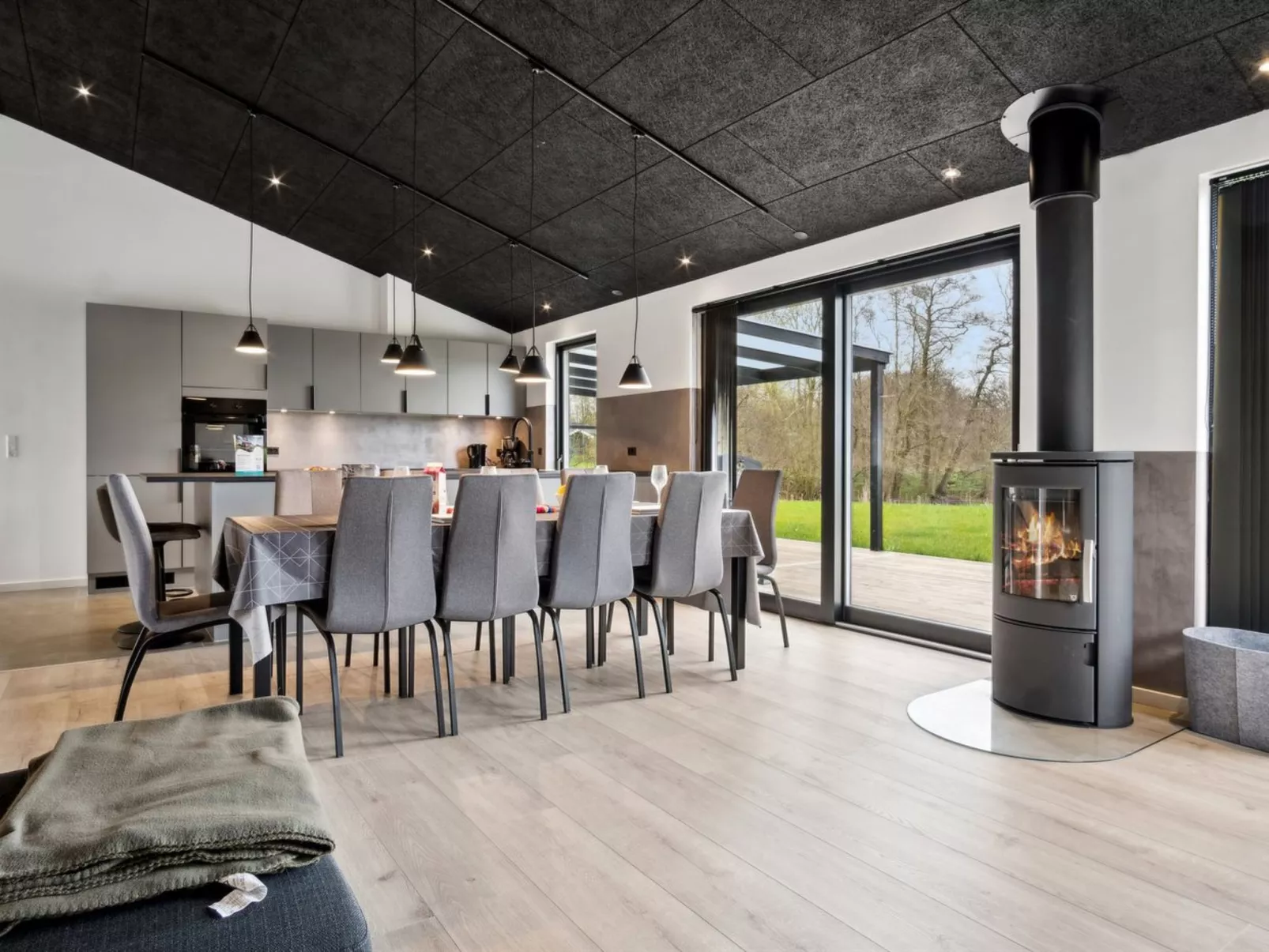 "Jul" - 300m from the sea-Binnen