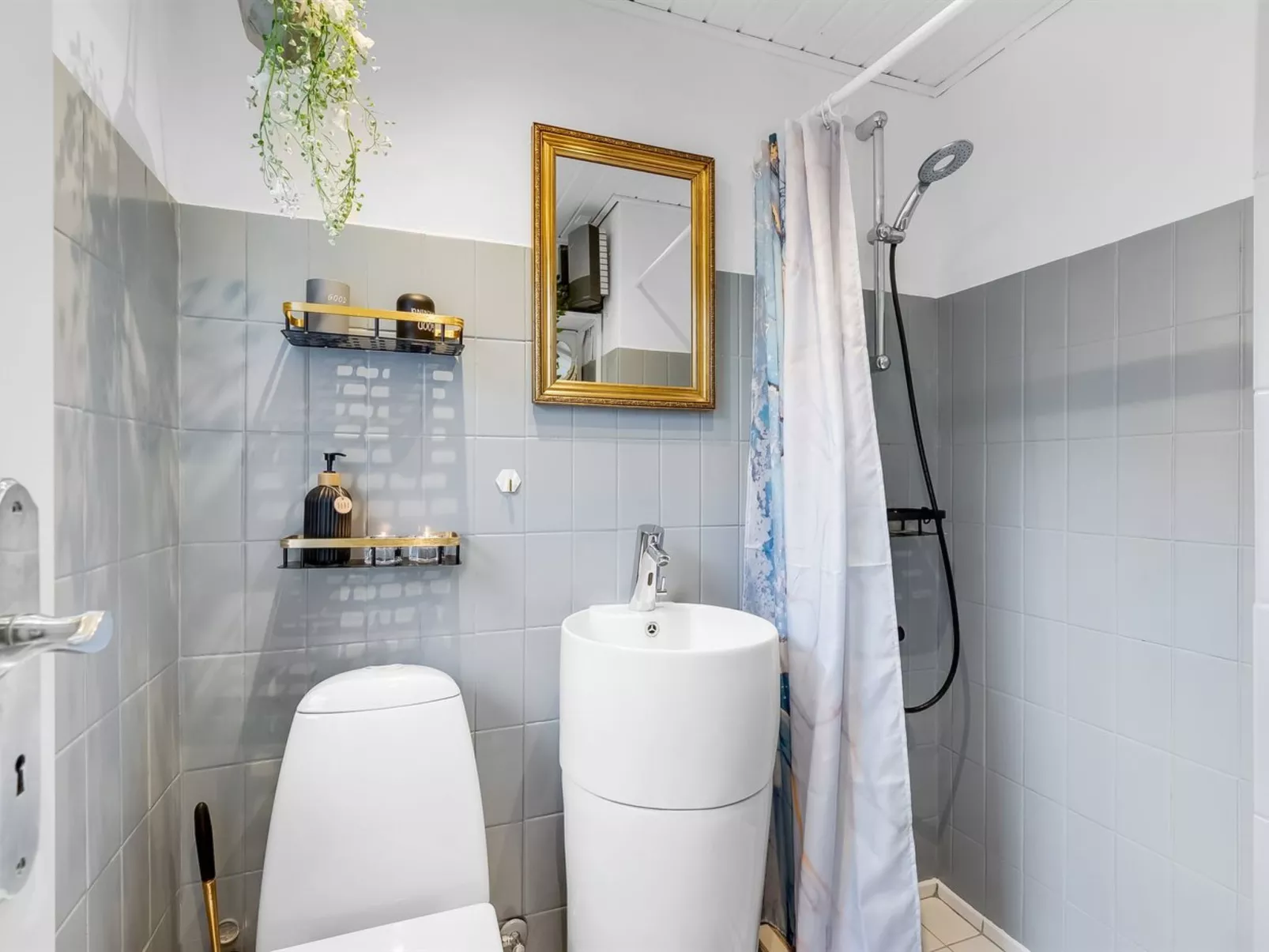 "Kjartan" - 32m to the fjord-Binnen