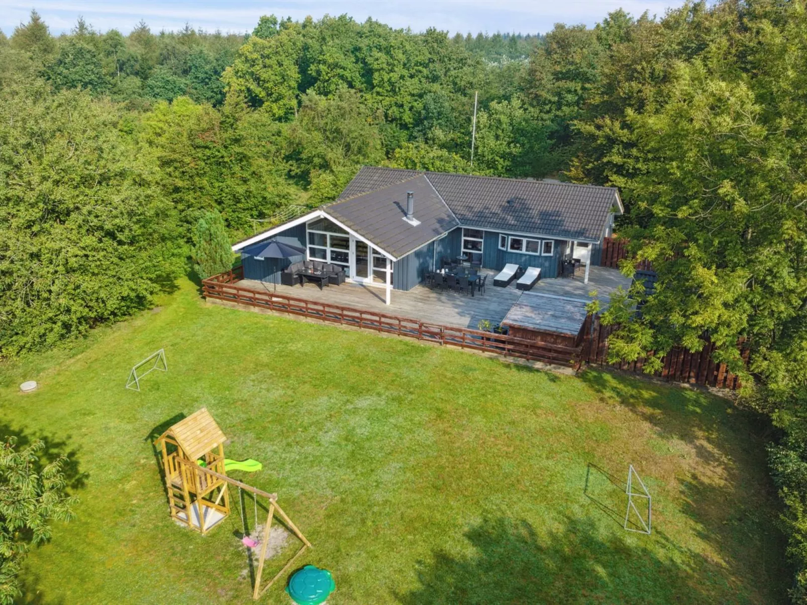 "Elif" - 30km from the sea-Buiten