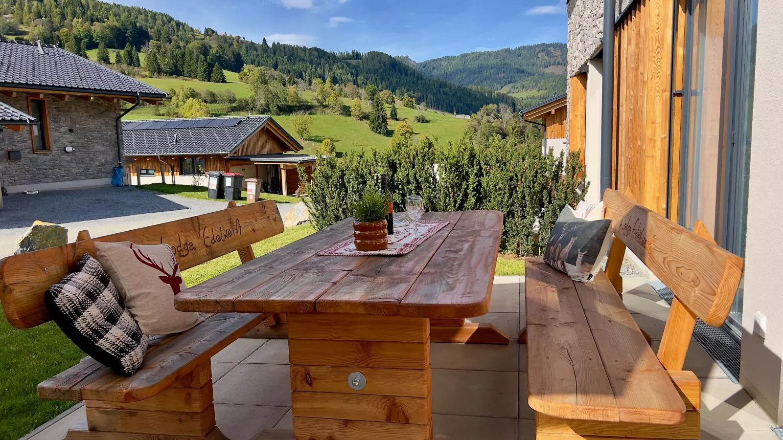 Grebenzen Lodge Edelweiss-Terrasbalkon