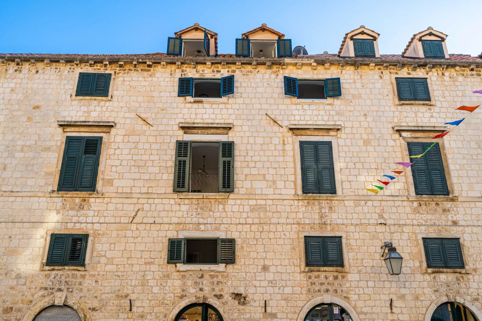 Guest House Lumin - Twin Room with City View (Third Floor) (BR3)-Buitenlucht