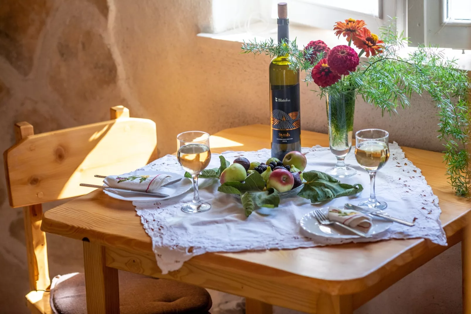 Stone House Harmony -Studio Apartment with Patio and Garden View ( 2 )-Binnen