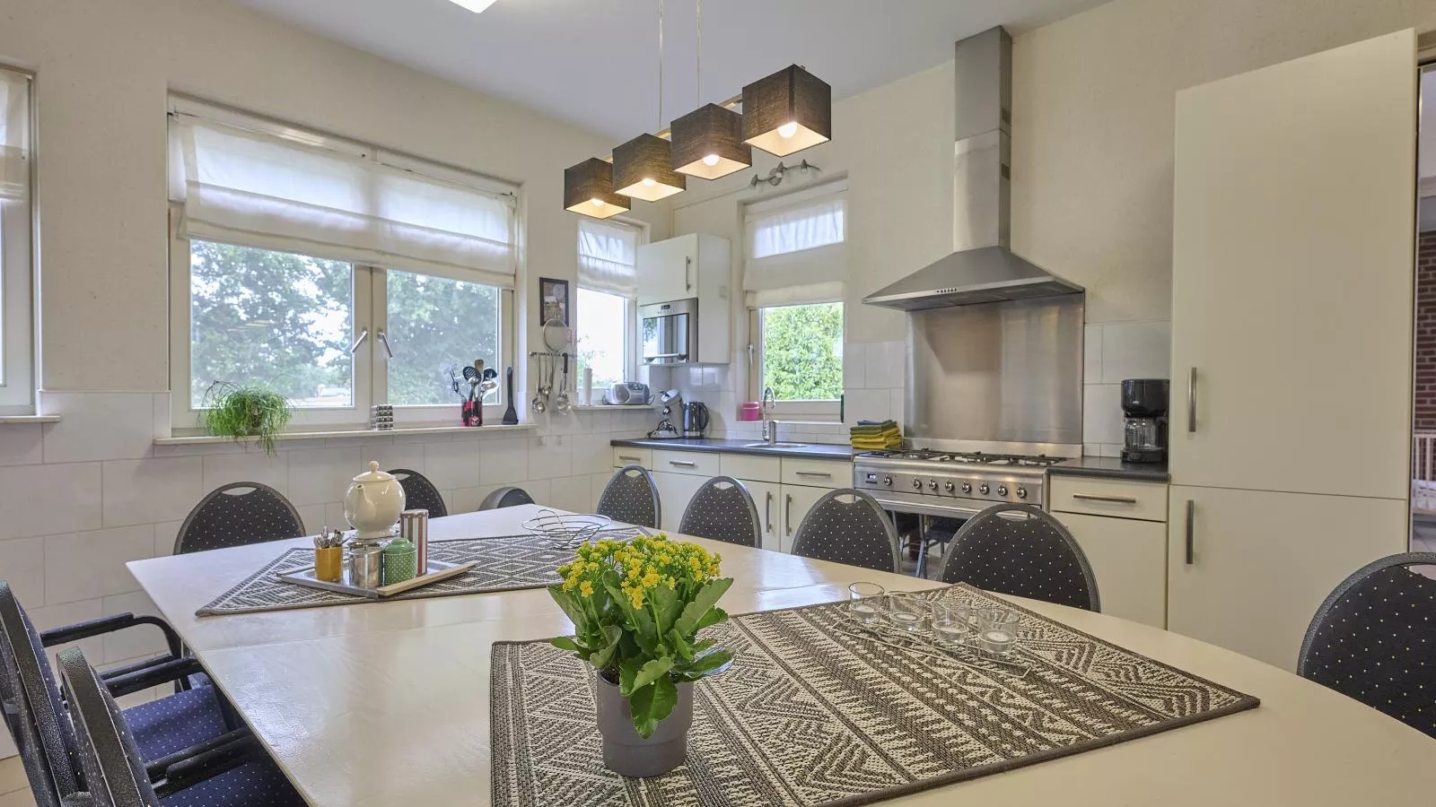 T Achterhoes-Eetkamer