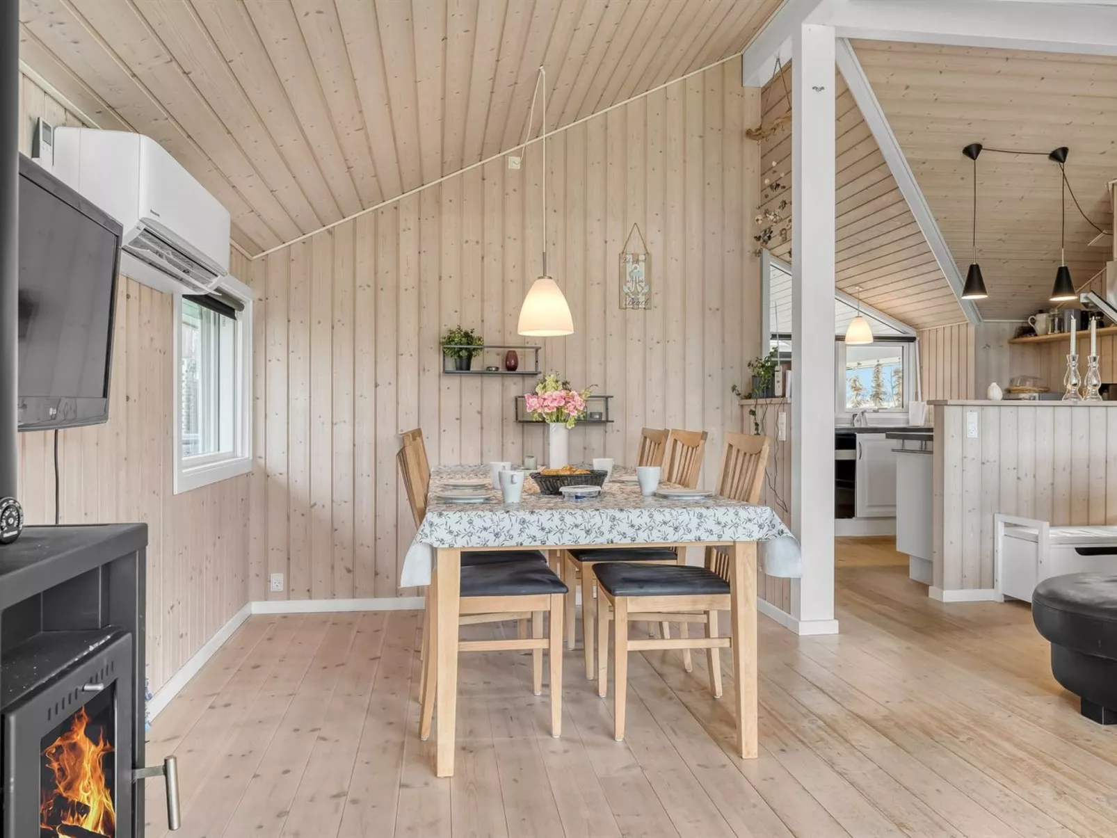 "Antero" - 500m to the fjord-Binnen