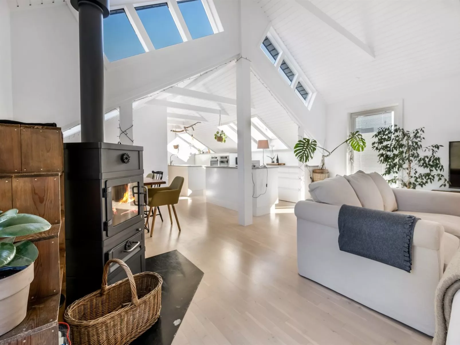 "Hughe" - 1.3km from the sea-Binnen