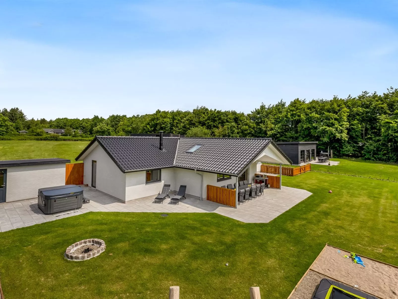 "Alvira" - 30km from the sea-Buiten