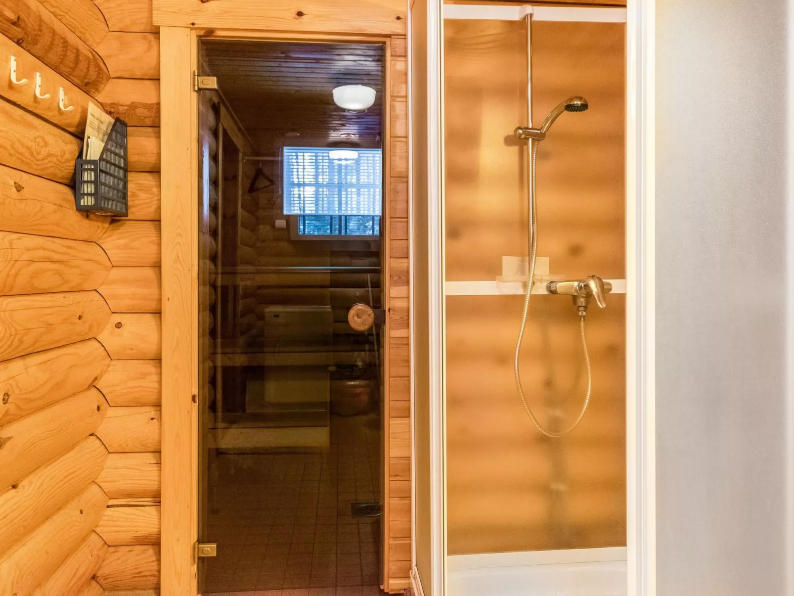 Kilpolan orvokki, pauliina ja karoliina-Binnen