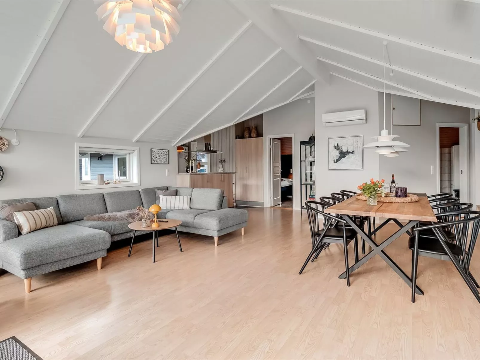 "Truels" - 30km from the sea-Binnen