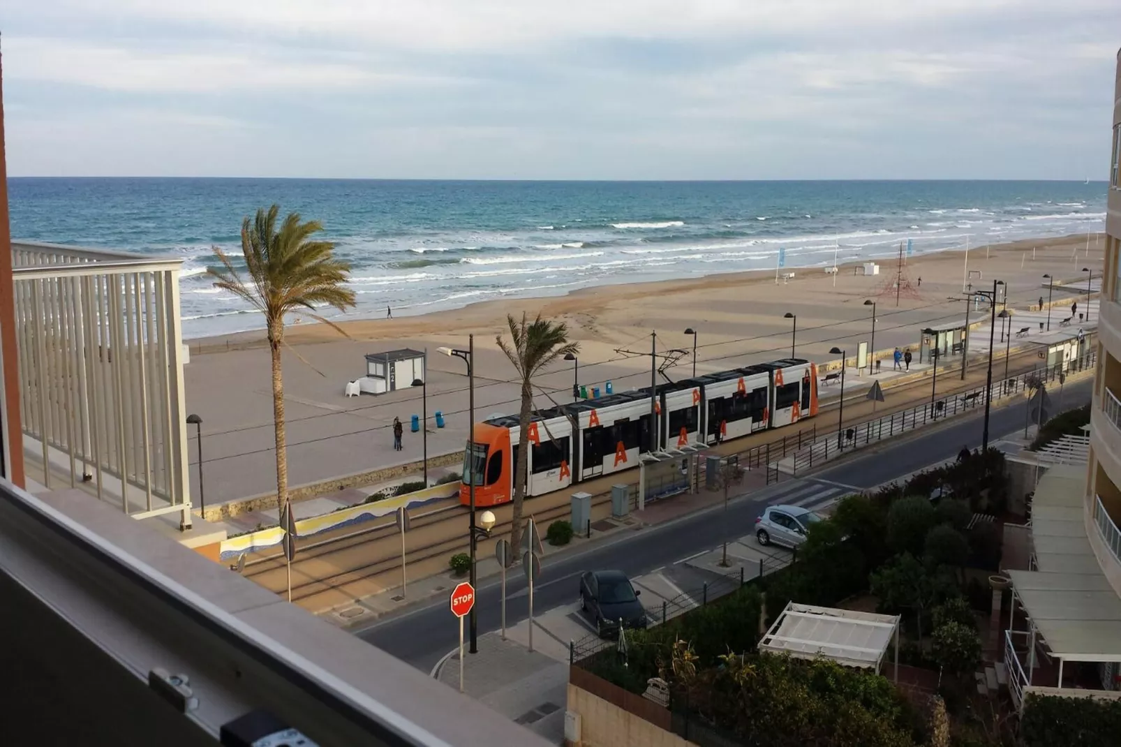 APARTAMENTO 1 LINEA-Uitzicht zomer