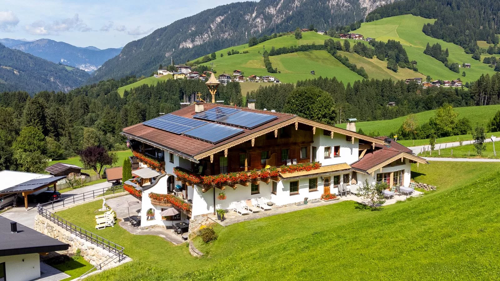 Landhaus Marchfeld Top 5-Buitenkant zomer