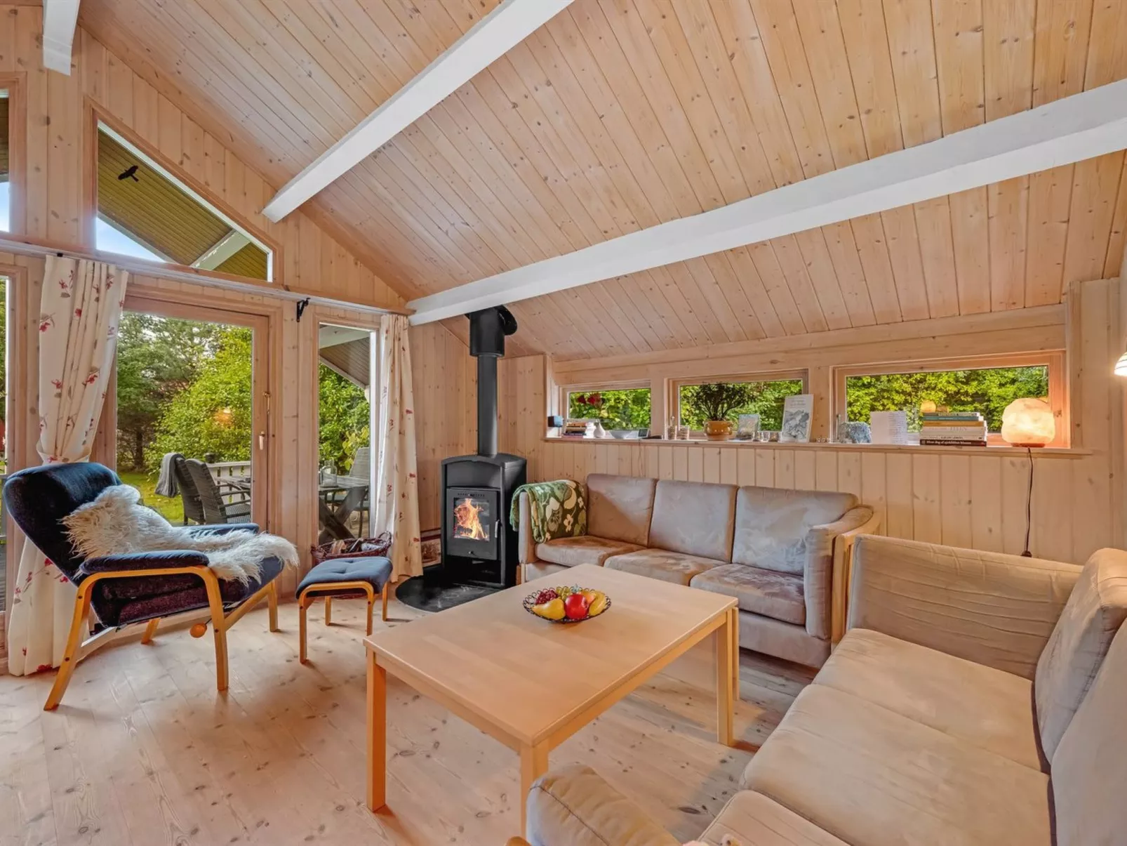 "Elea" - 450m to the fjord-Binnen