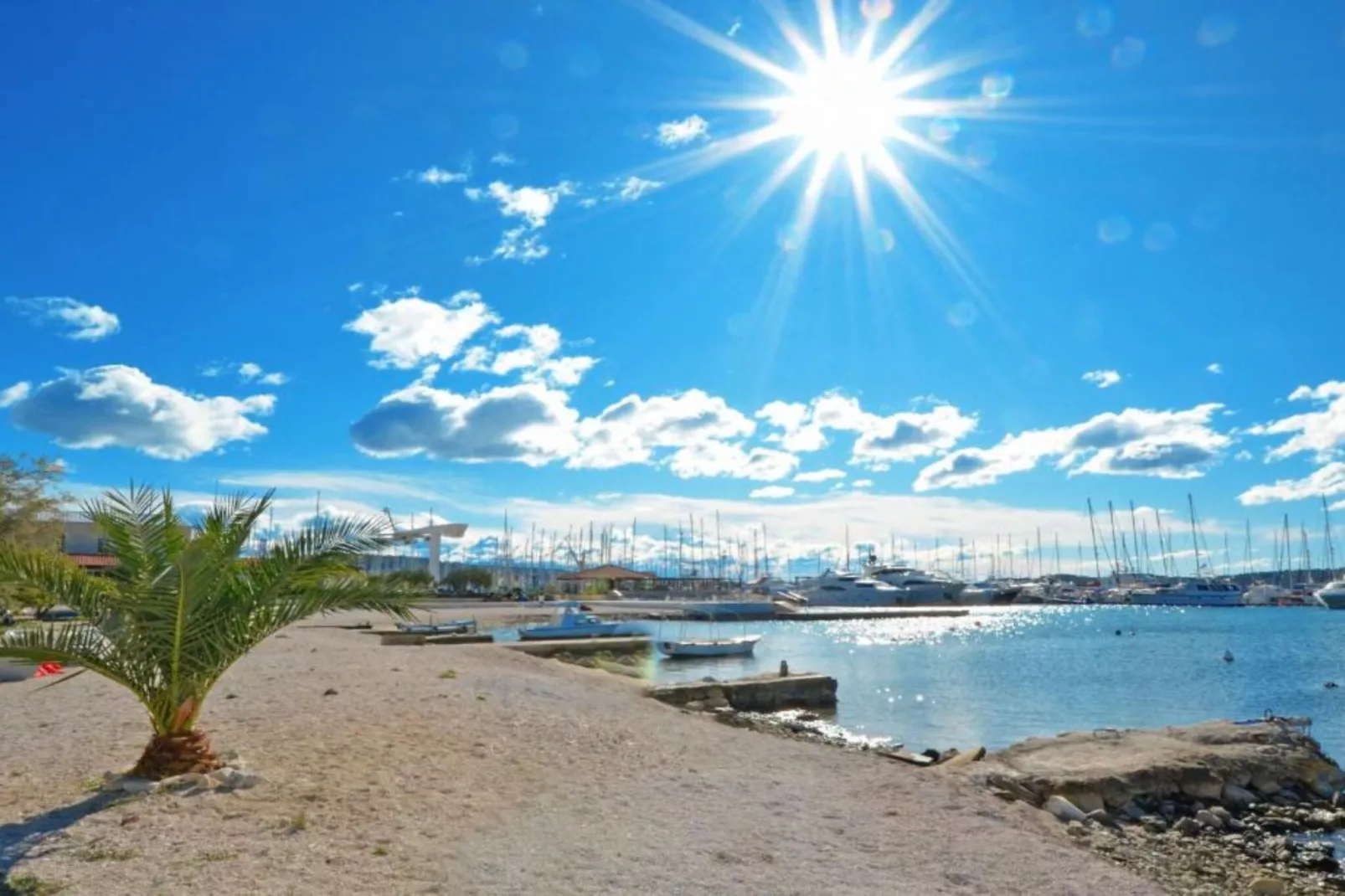 Apartment Sunshine Trogir - Three Bedroom Apartment with Balcony-Buitenlucht