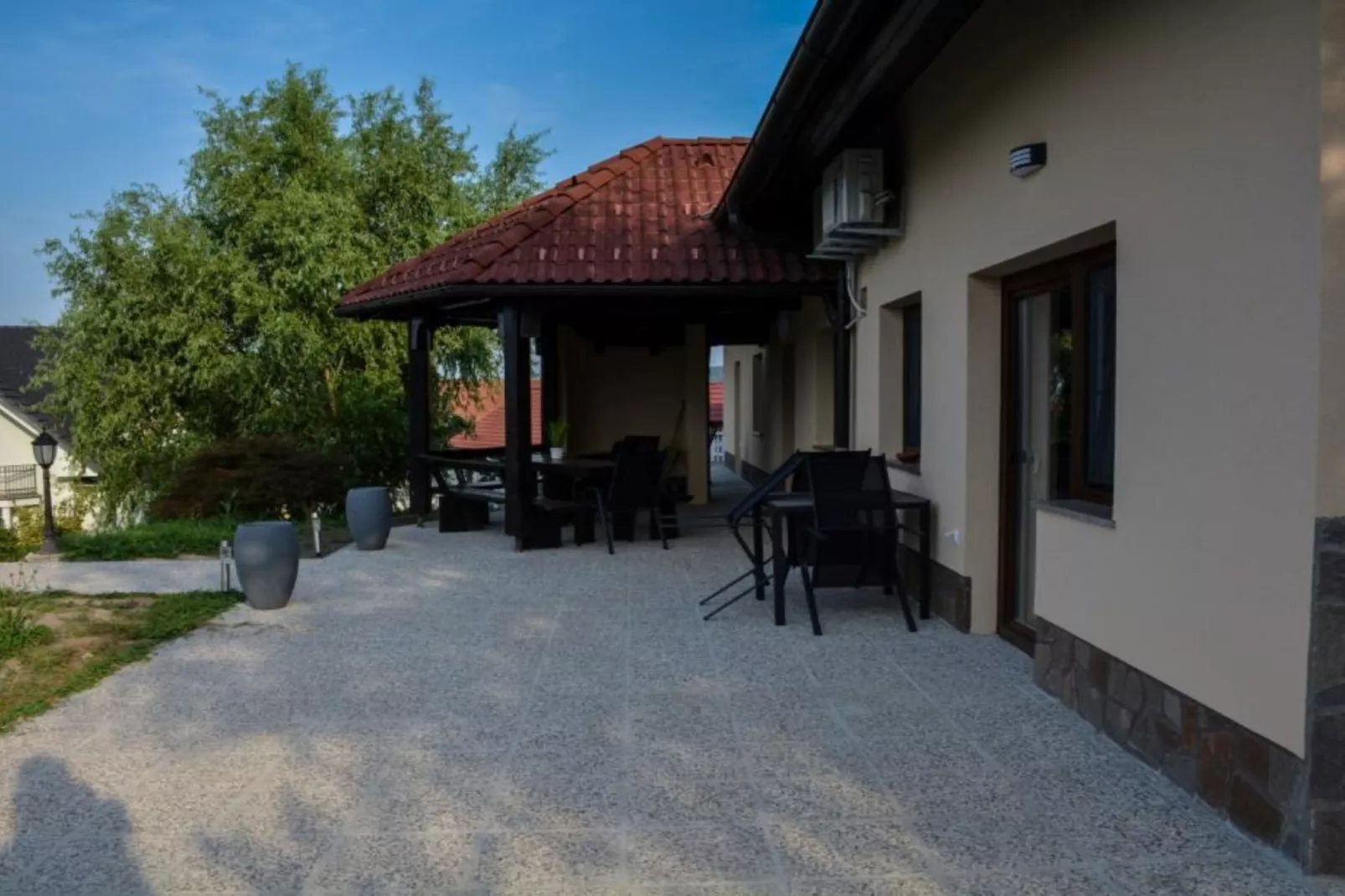 Zevnik Quiet Retreat with Stunning Views and Equestrian Activities - One Bedroom Apartment-Buitenlucht