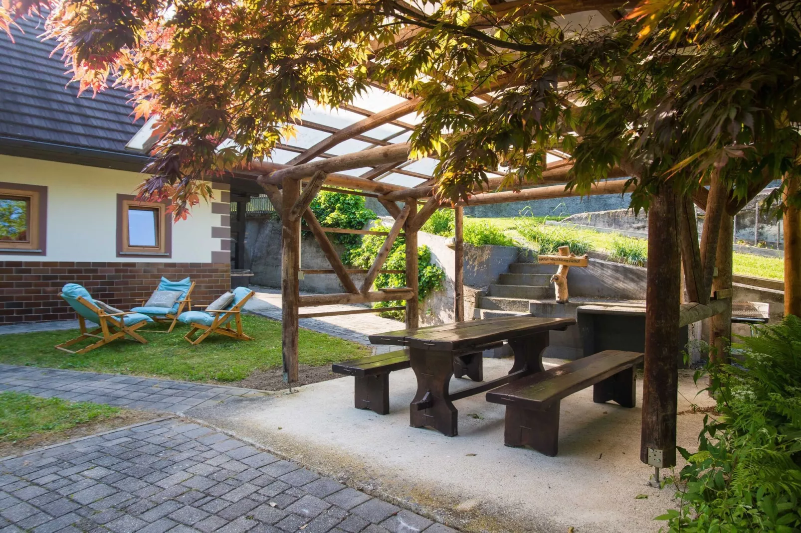 Rustic Authentic Holiday Home with Terrace and Wood Stove - Three Bedroom Holiday Home with Terrace-Buitenlucht