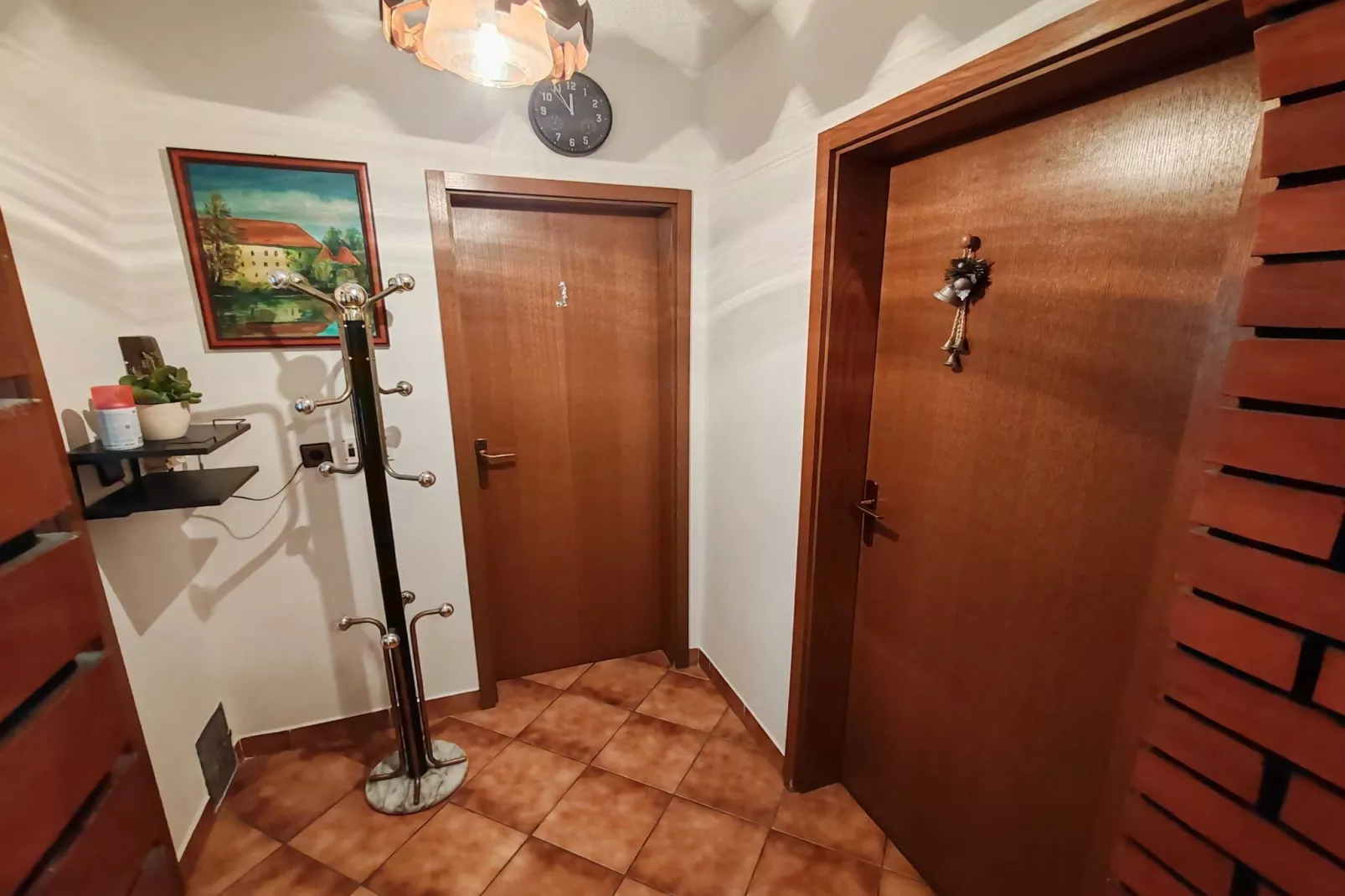 Brezovica Spacious Family-Friendy Apartment - Two Bedroom Apartment with Balcony-Binnen
