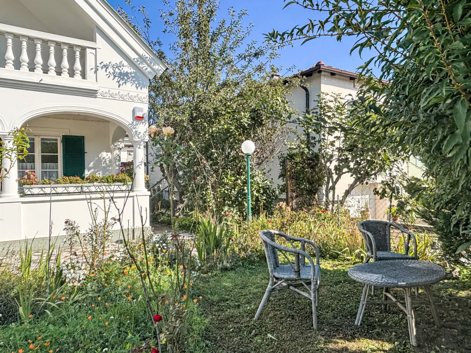 Großmutters Ferienhaus-Buiten