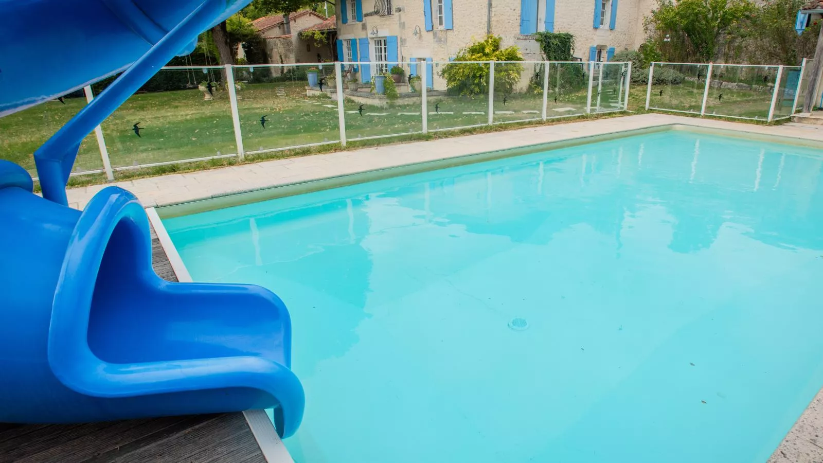 Maswari en Drapeau-Zwembad