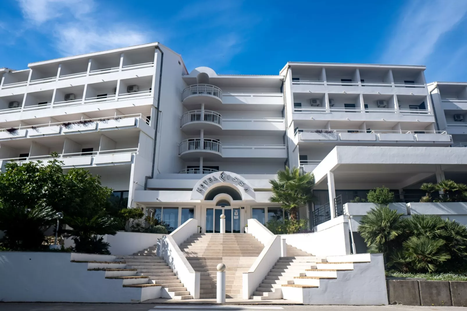 Hotel Issa - Double Room Sea View 14-Buitenlucht