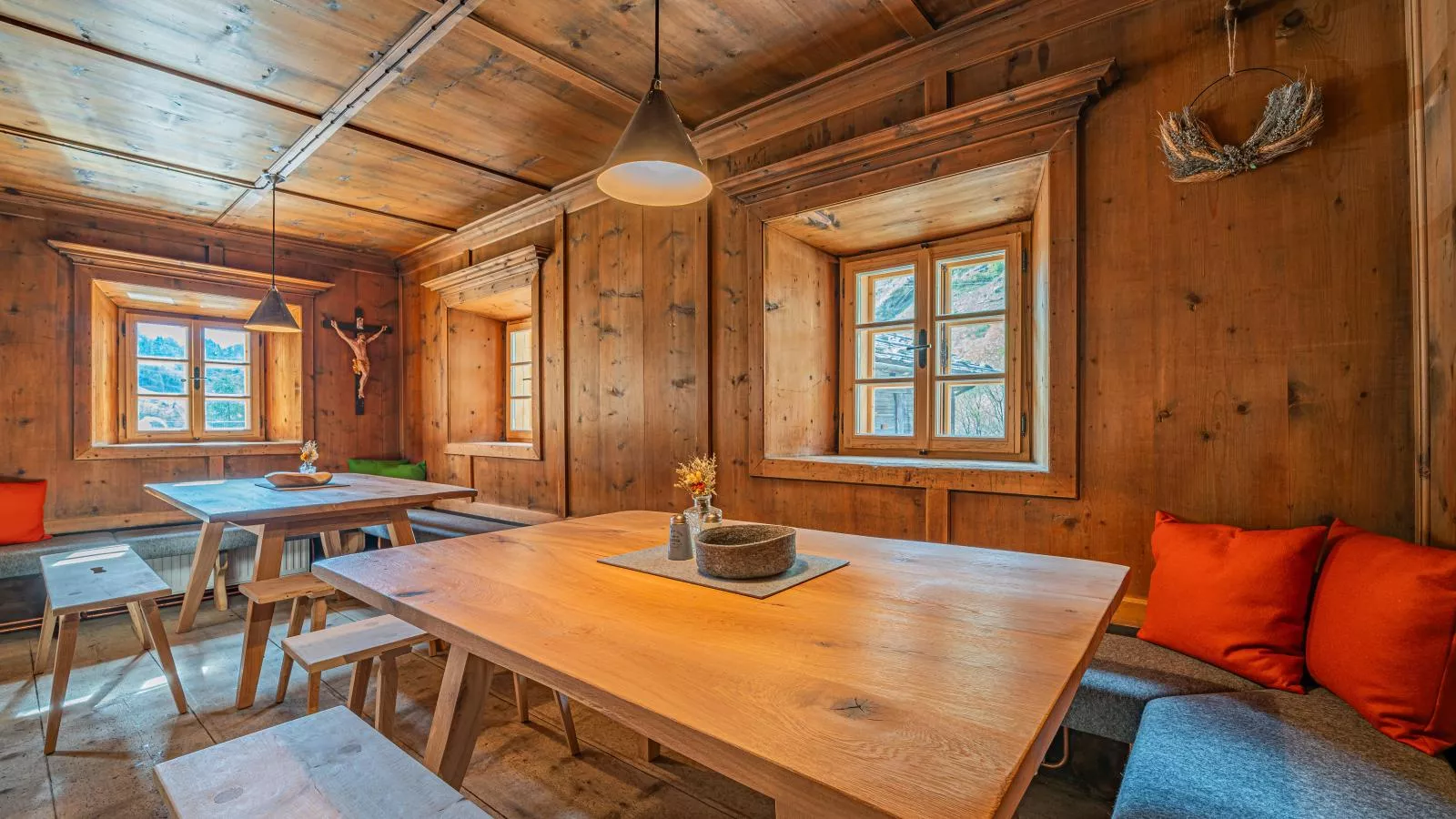 Raneburg 4 Almhaus-Eetkamer