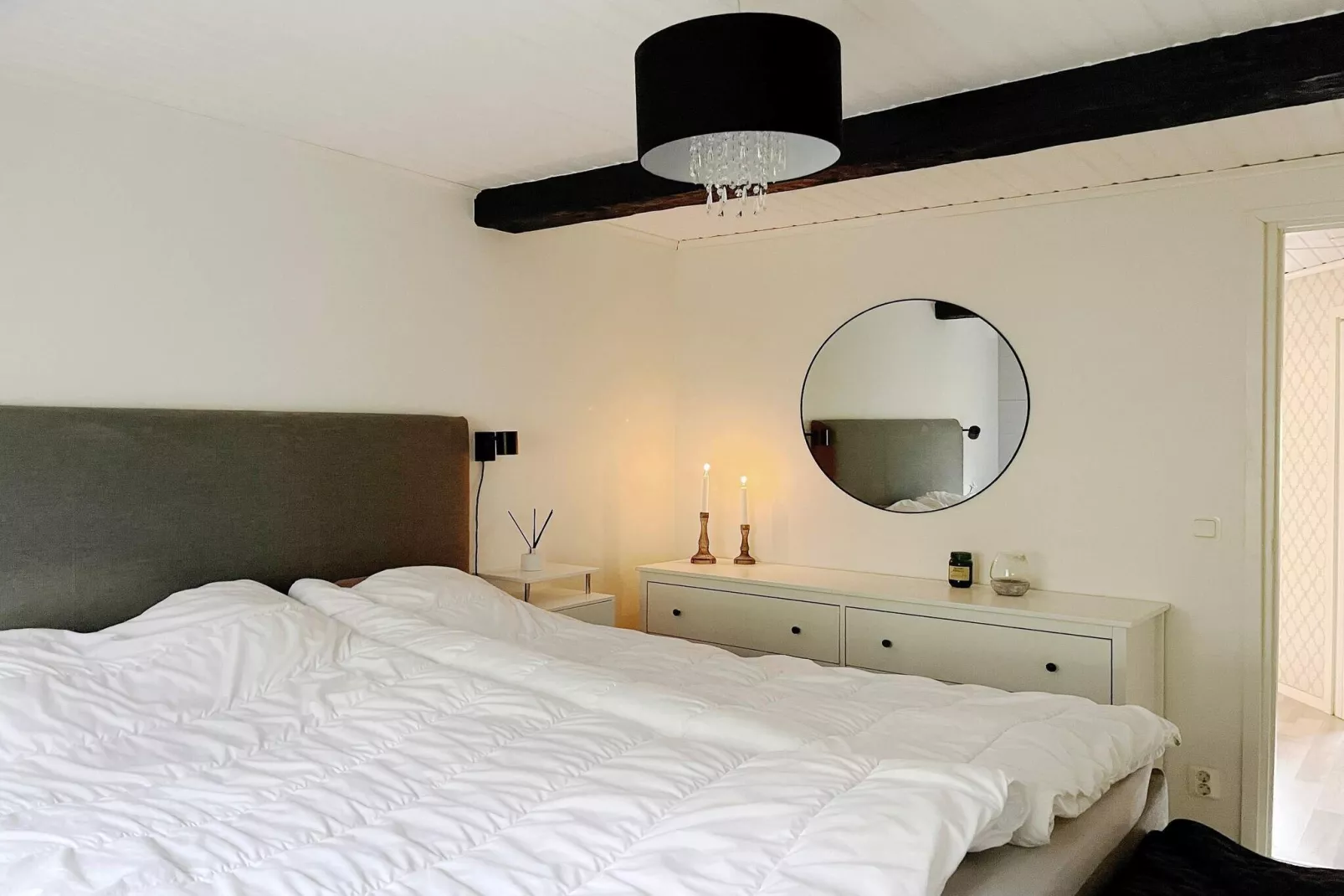 Gezellig toevluchtsoord in het bos met bubbelbad-Binnen