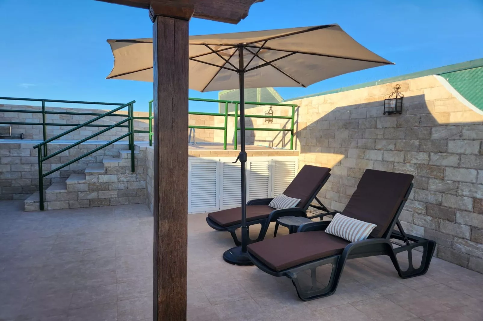 CT 339 AL - Faro's Paraiso de Vera Apartment-Terrasbalkon