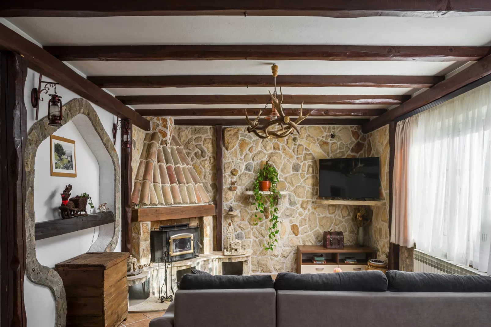 Villa Olea with private heated pool-Woonkamer