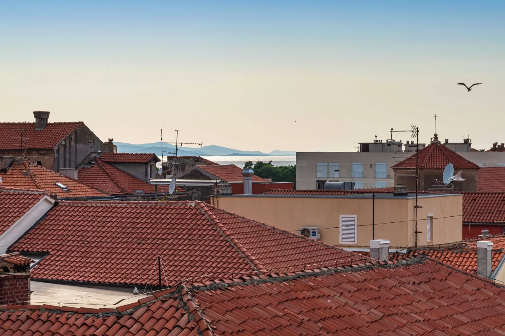 Sunset apartment Kalelarga-Uitzicht zomer