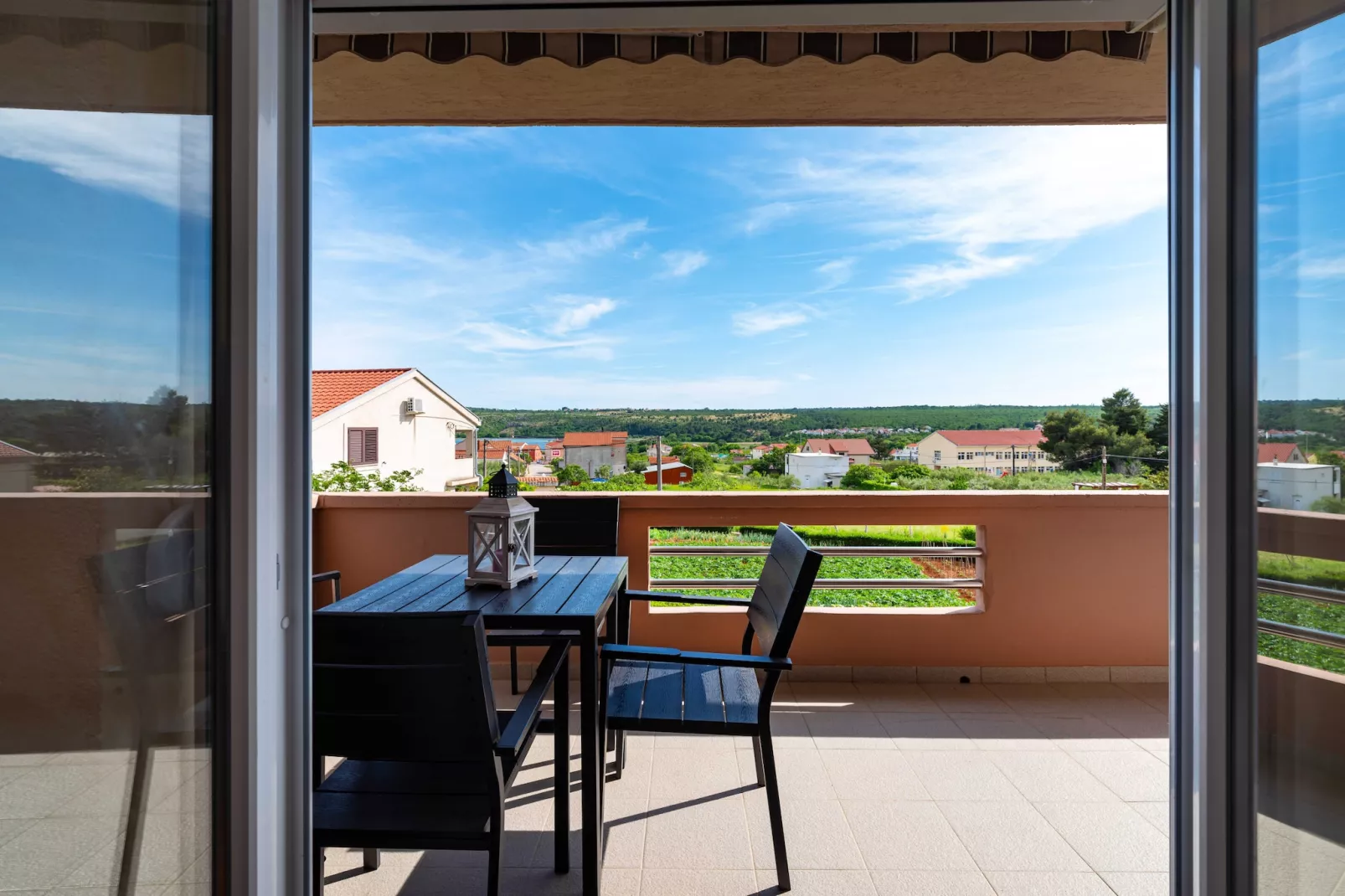 Sea view apartment Nika-Terrasbalkon