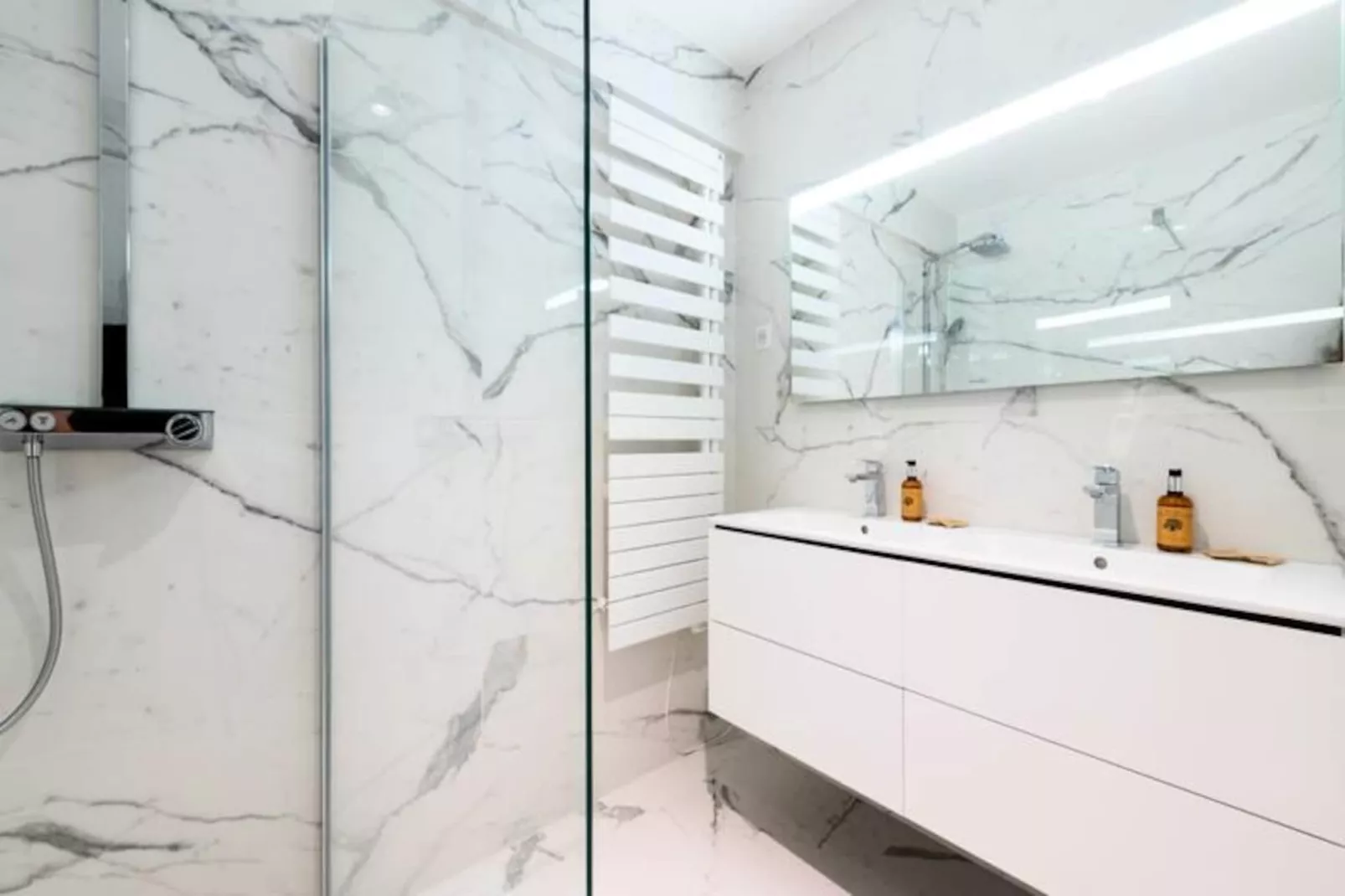 Résidence Spacieux 3p En R&eacute;sidence Avec Piscine-Niet-getagd