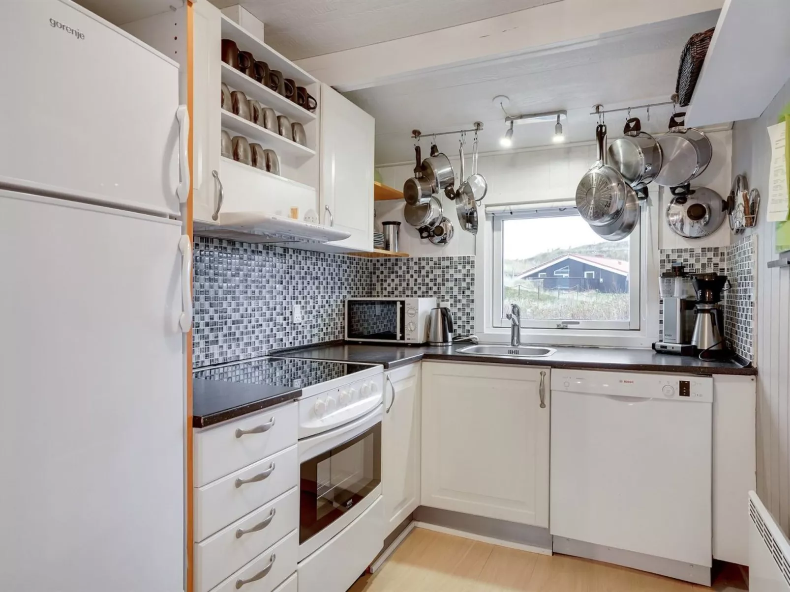 "Veetrikki" -  from the sea-Binnen