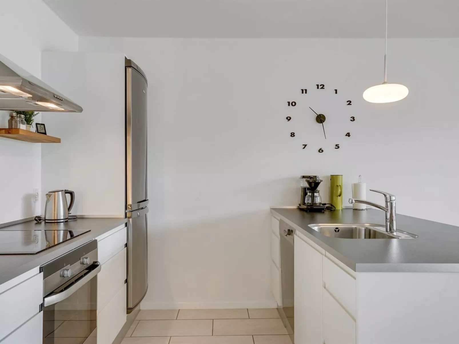 "Allyson" - 450m from the sea-Binnen