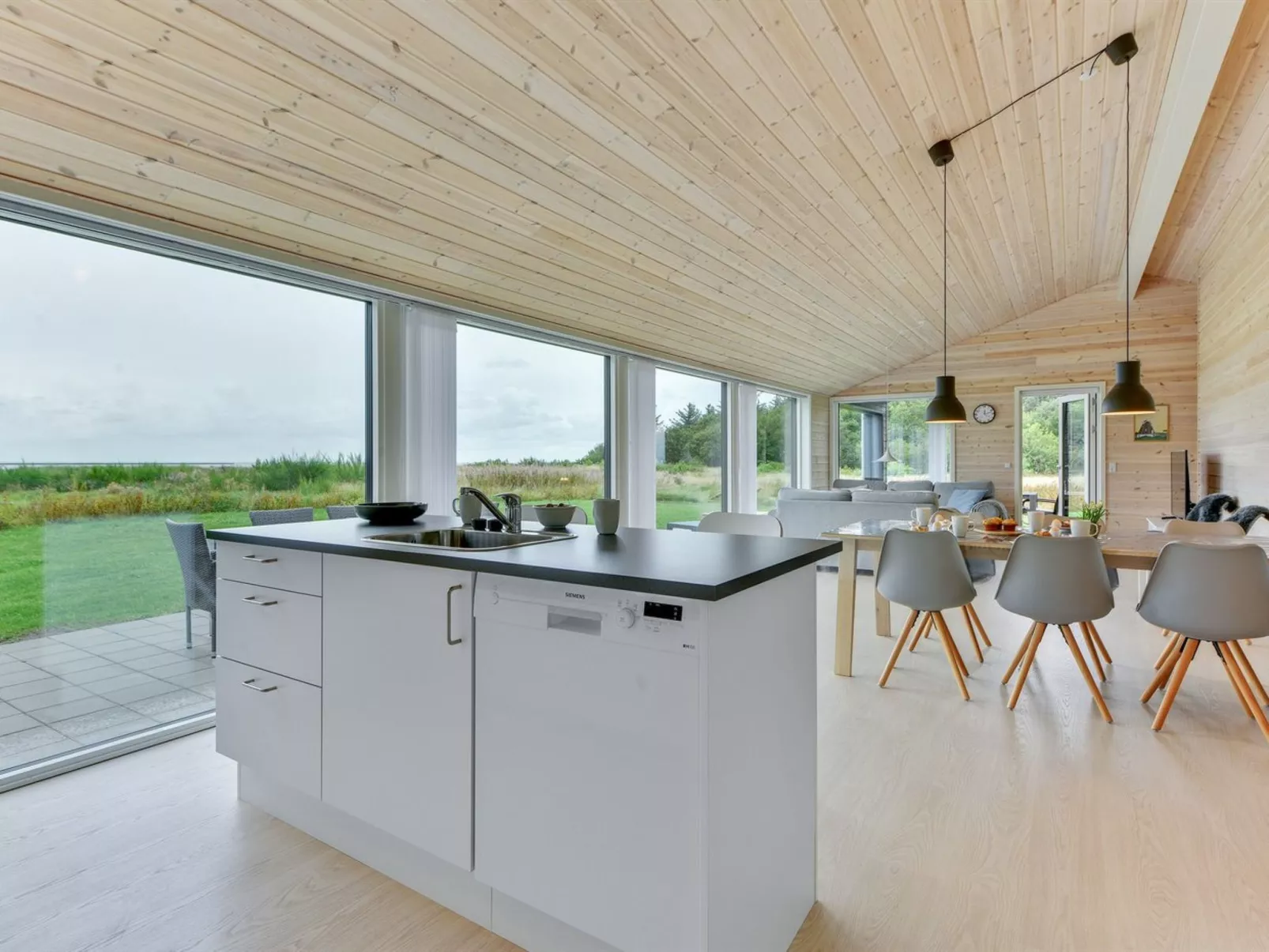 "Tindra" - 30m to the fjord-Binnen