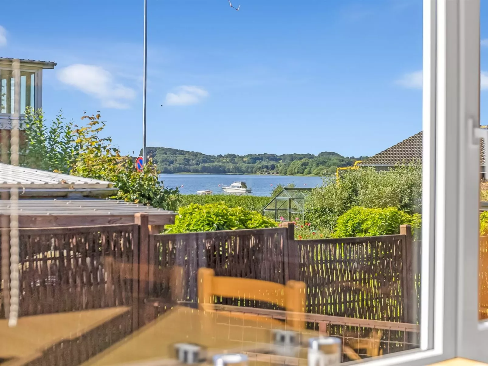 "Star" - 100m from the sea-Buiten