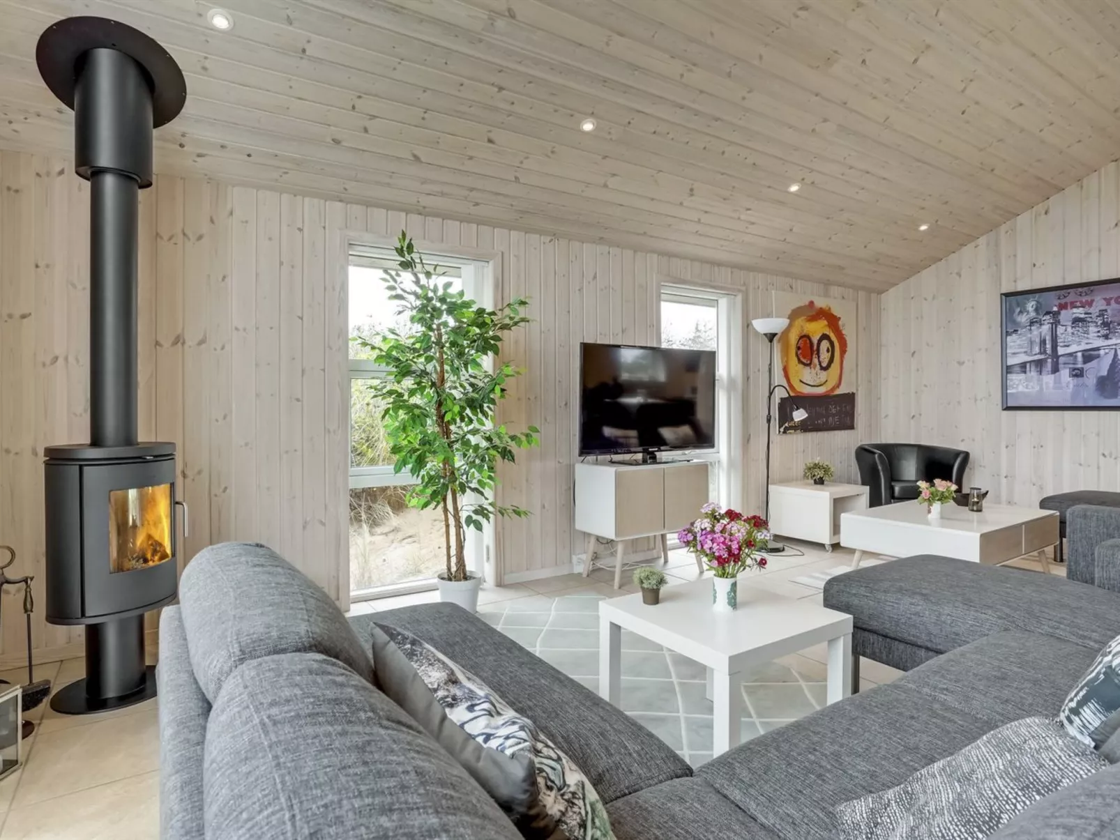 "Mavis" - 800m from the sea-Binnen