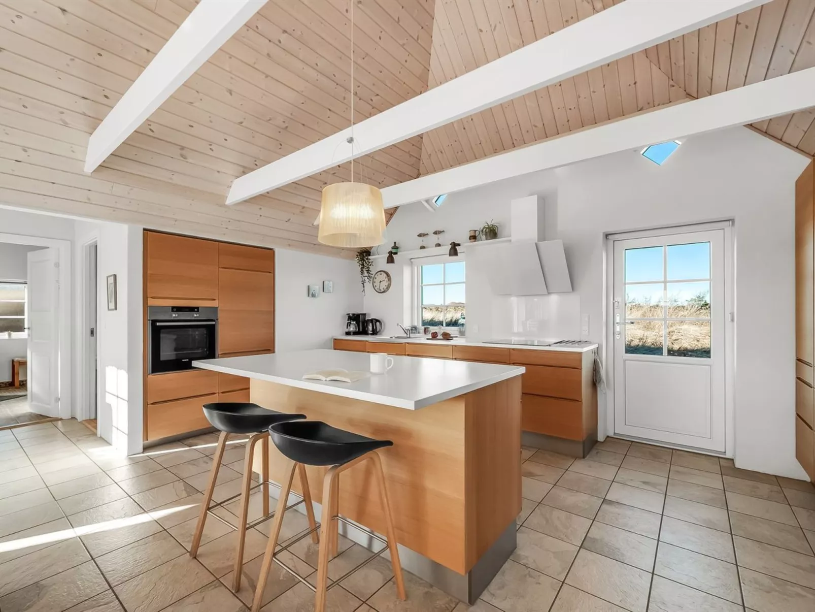 "Hærulf" - 300m from the sea-Binnen