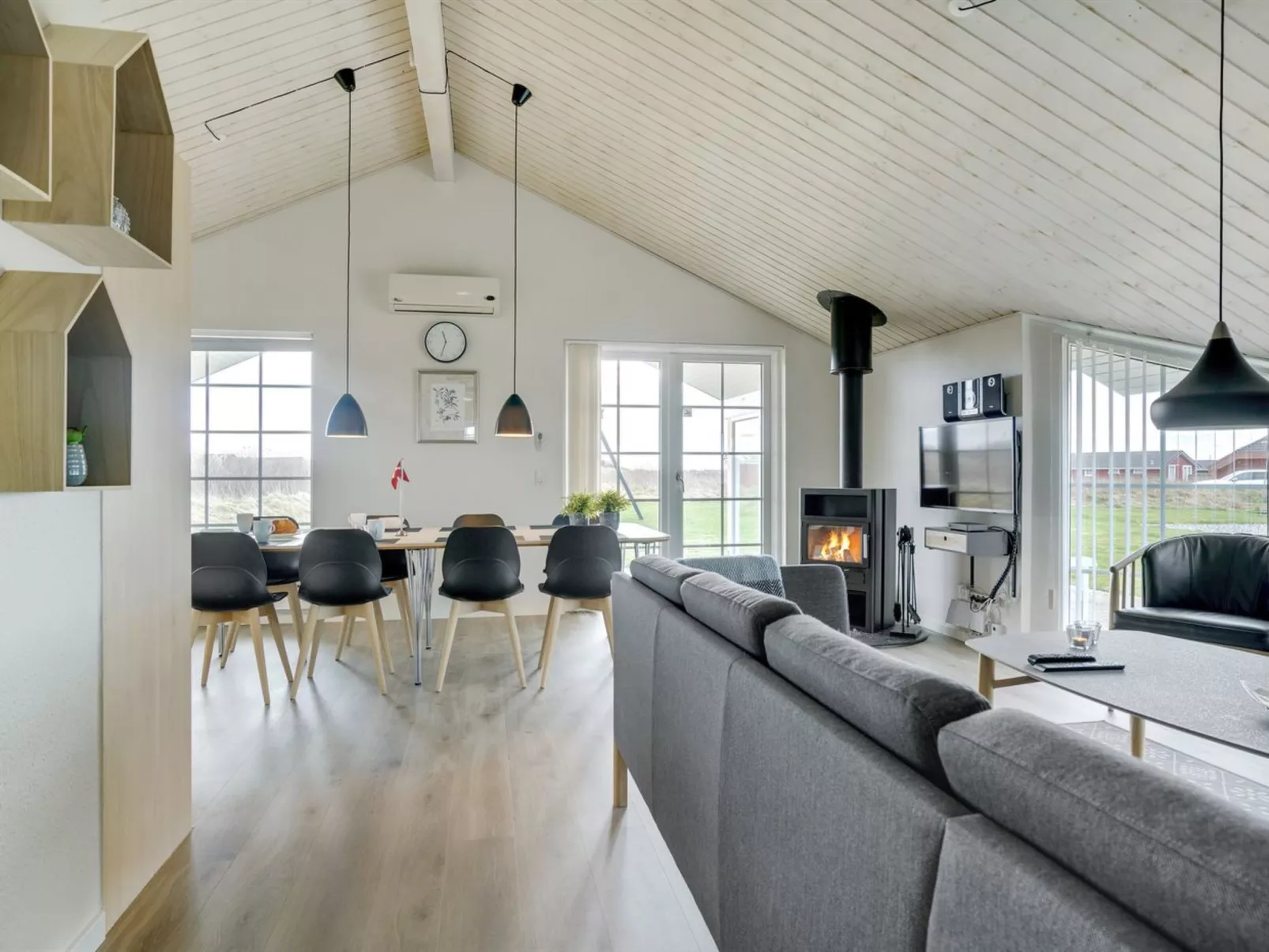 "Mieka" - 400m from the sea-Binnen