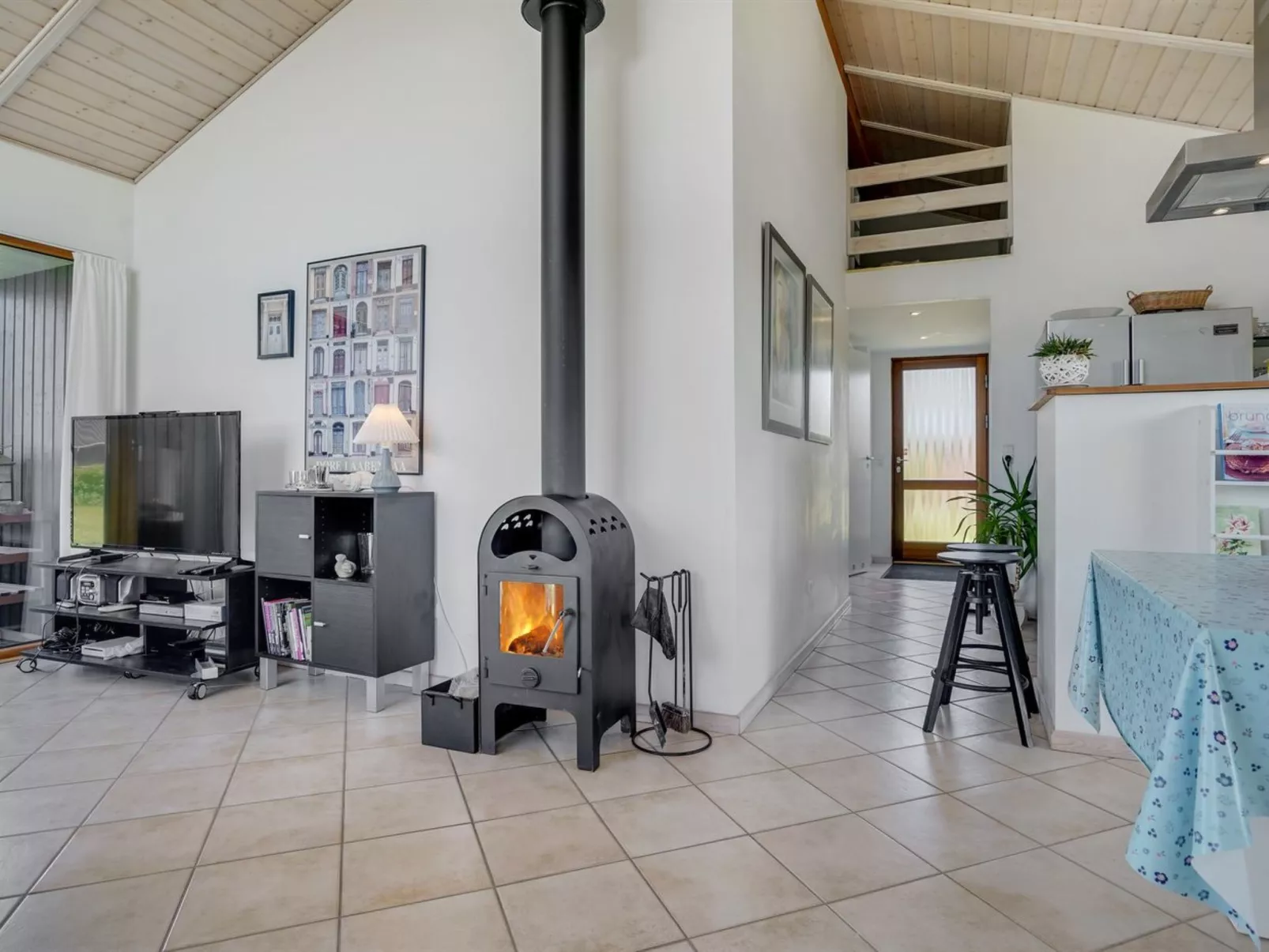 "Gudmunda" - 200m to the fjord-Binnen