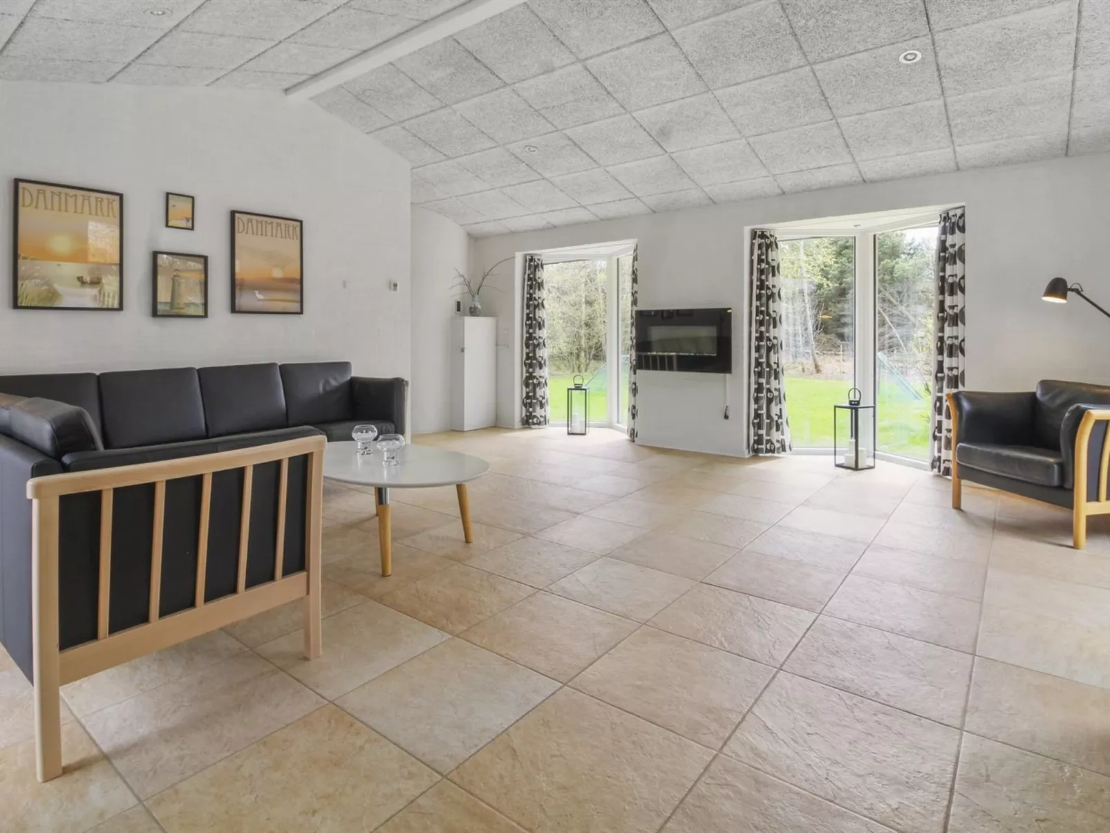 "Vieno" - 2.6km from the sea-Binnen