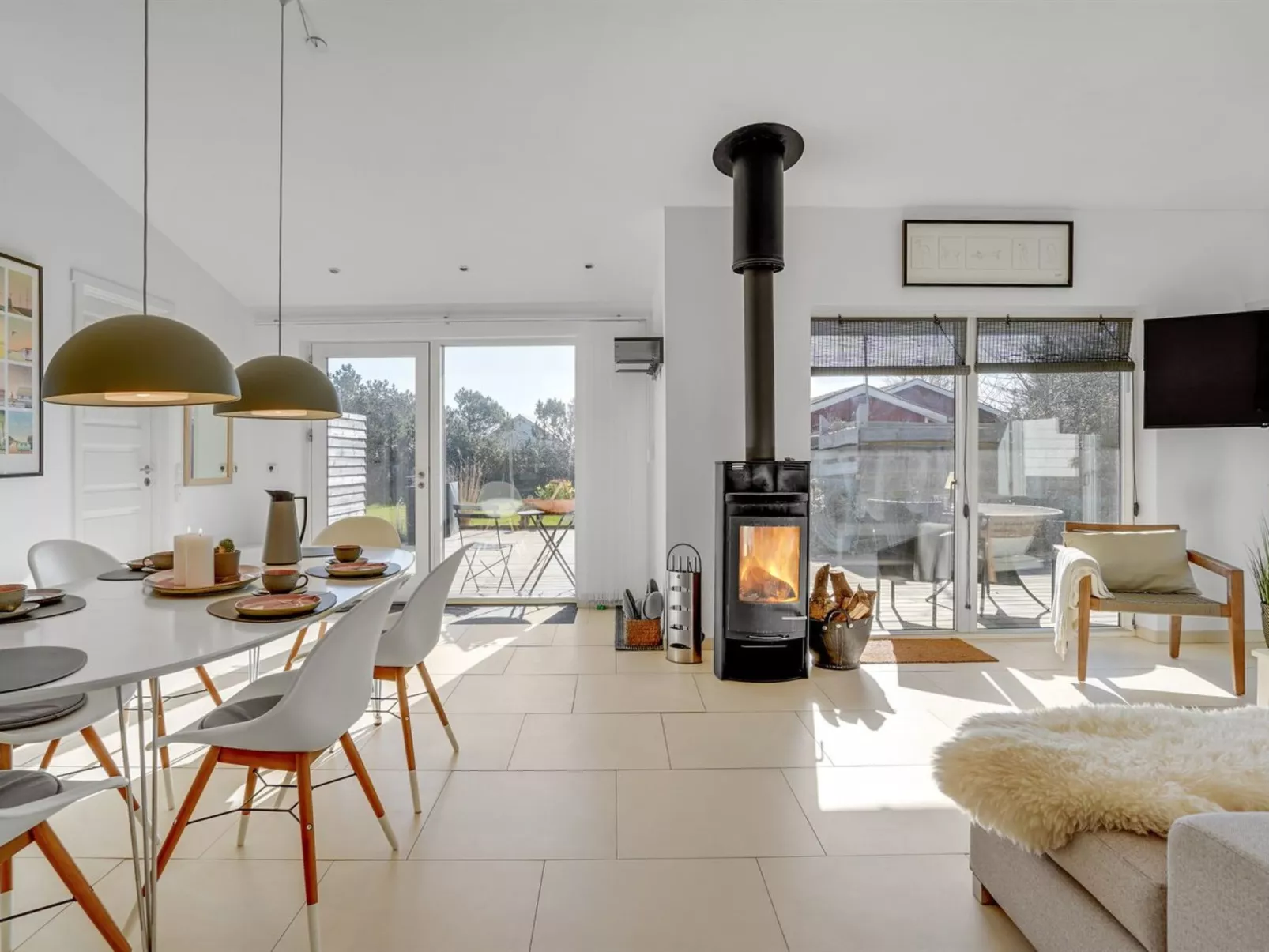 "Biorn" - 70m from the sea-Binnen