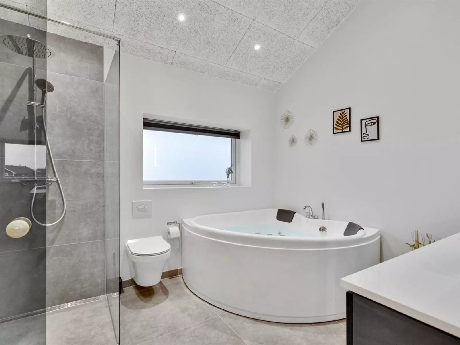 "Tola" - 450m from the sea-Binnen