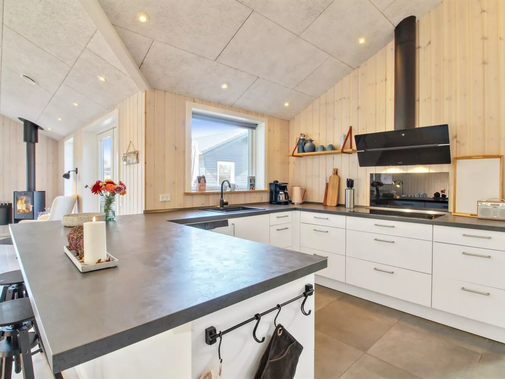 "Anuk" - 2.3km from the sea-Binnen