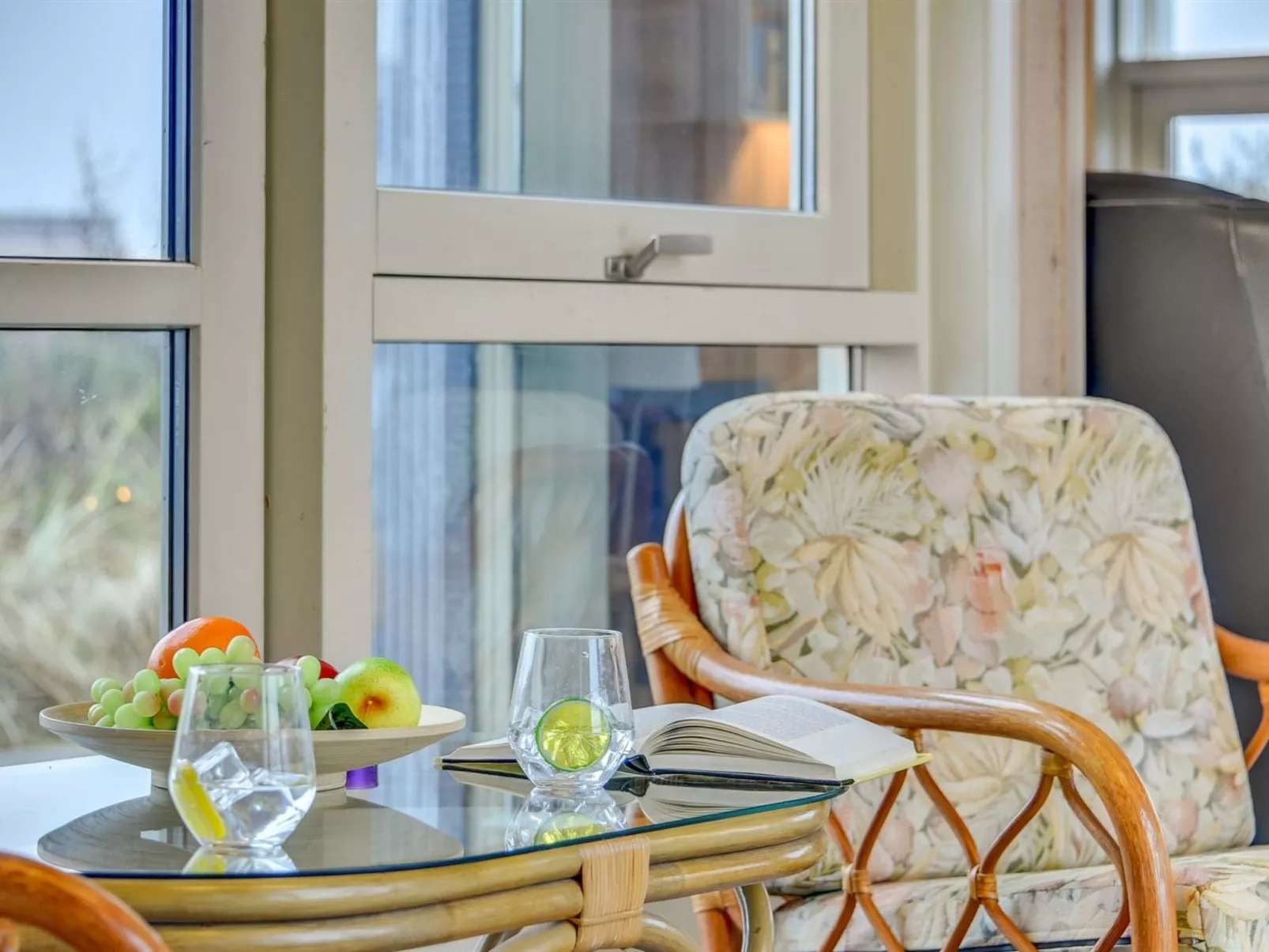 "Janni" - 250m from the sea-Binnen