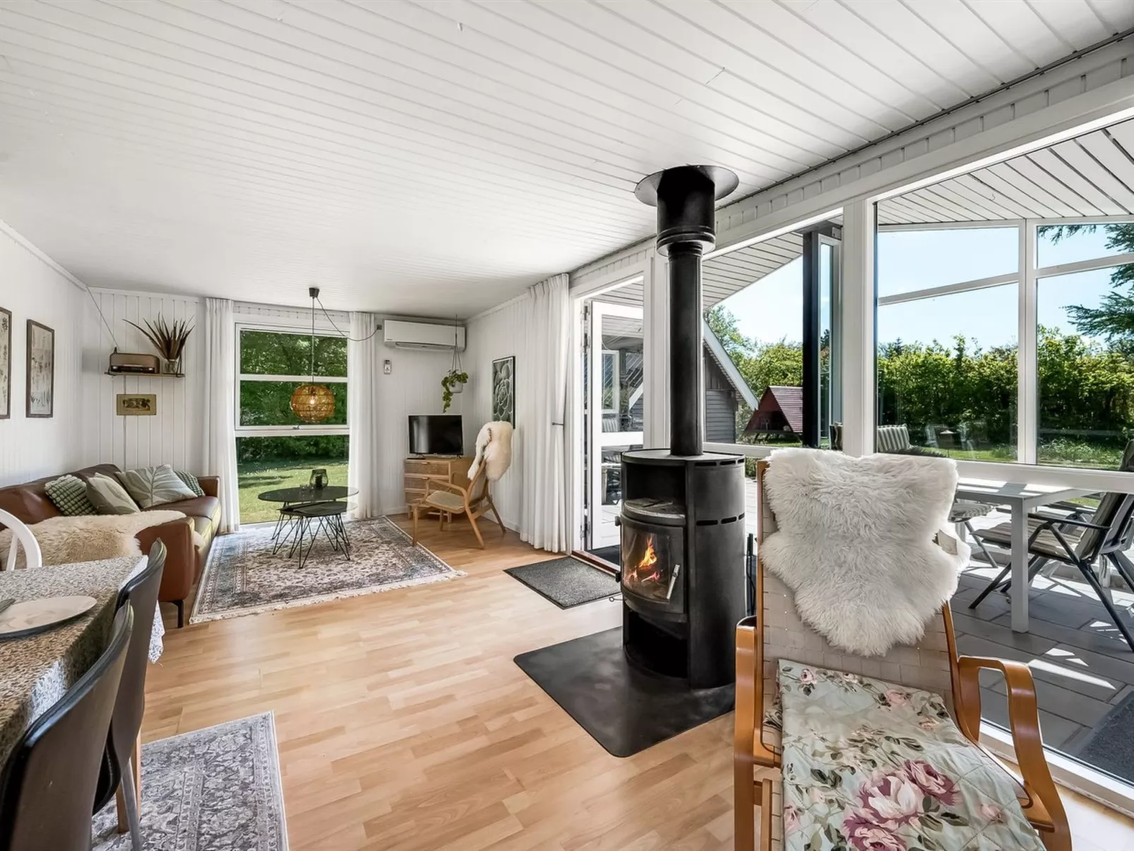 "Raisa" - 200m to the fjord-Binnen