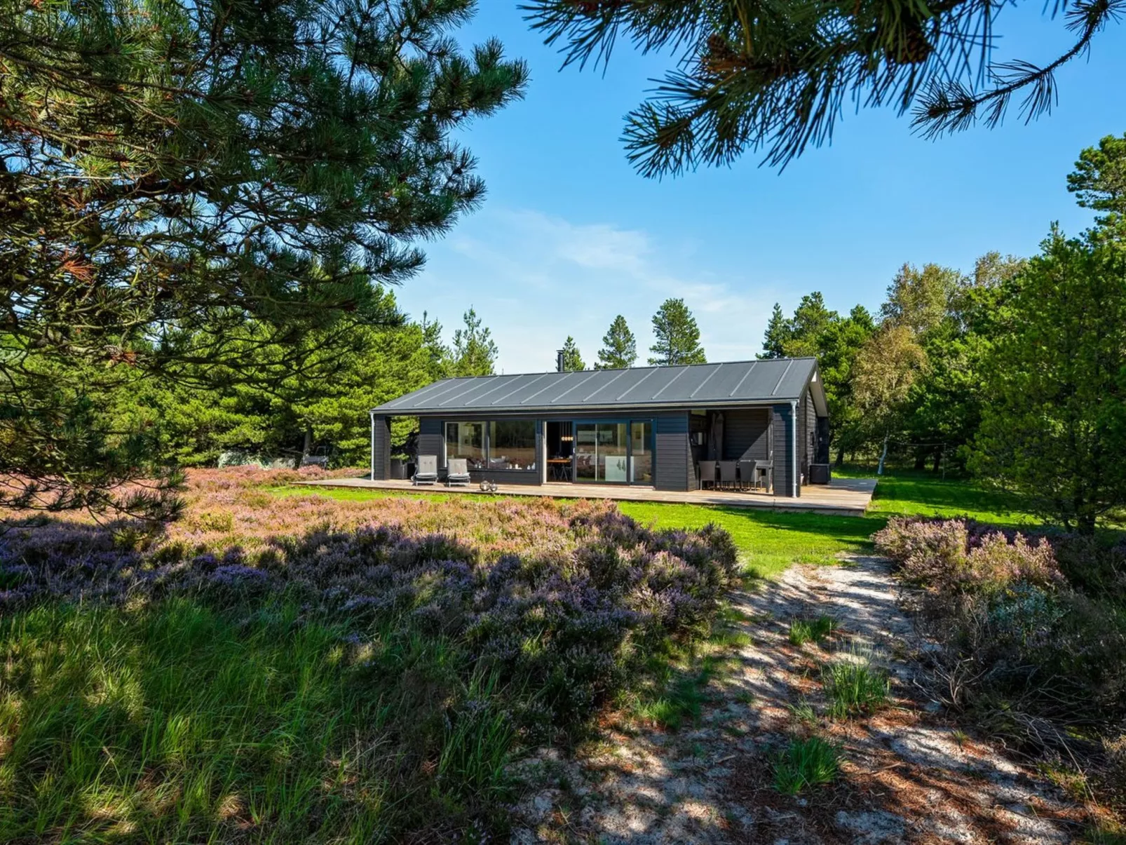 "Tea" - 2.7km from the sea-Buiten