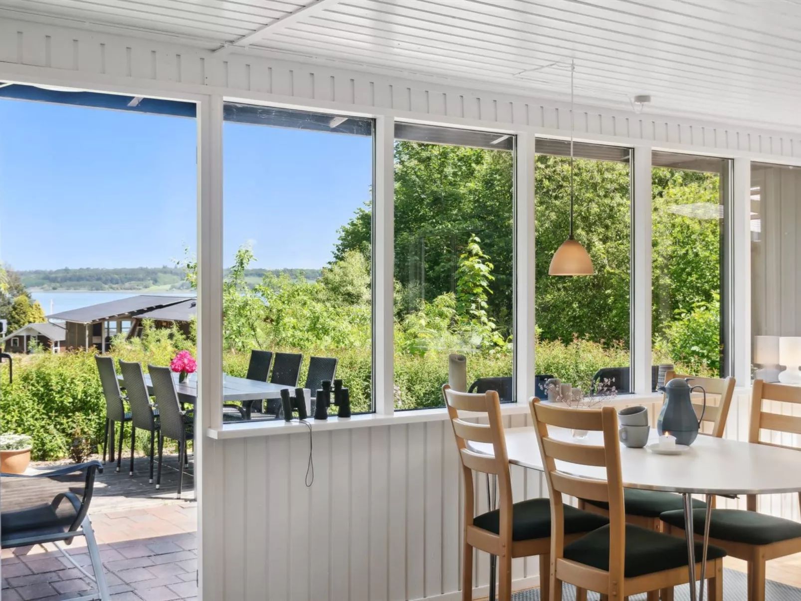 "Self" - 400m to the fjord-Binnen